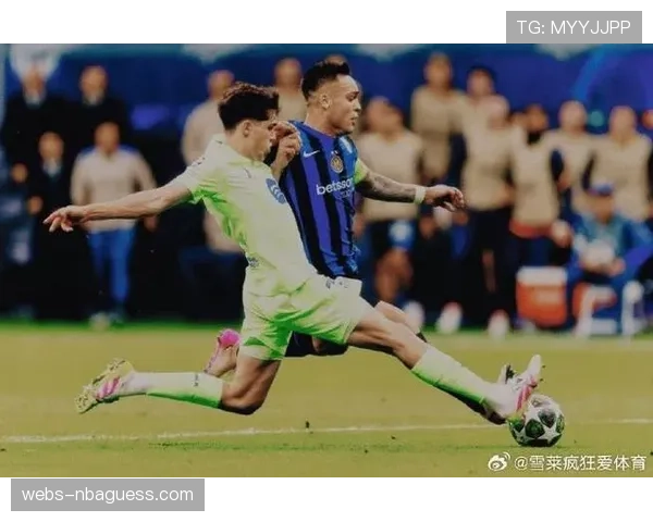 半场：劳塔罗抢点破门，国际米兰客场1-0领先曼城